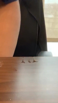Cewek sange ini lagi asik nyepong kontol dan ngentot toketnya pakai dildo sampai orgasme intens
