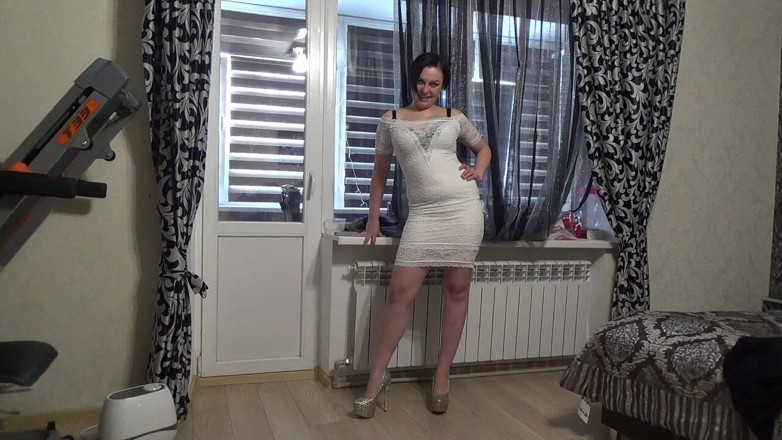 Sexy Milf: Modelling for you the sexiest my outfits and high heels