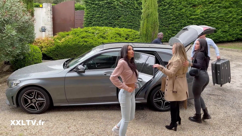 XXLTVFR: 情侣就职别墅