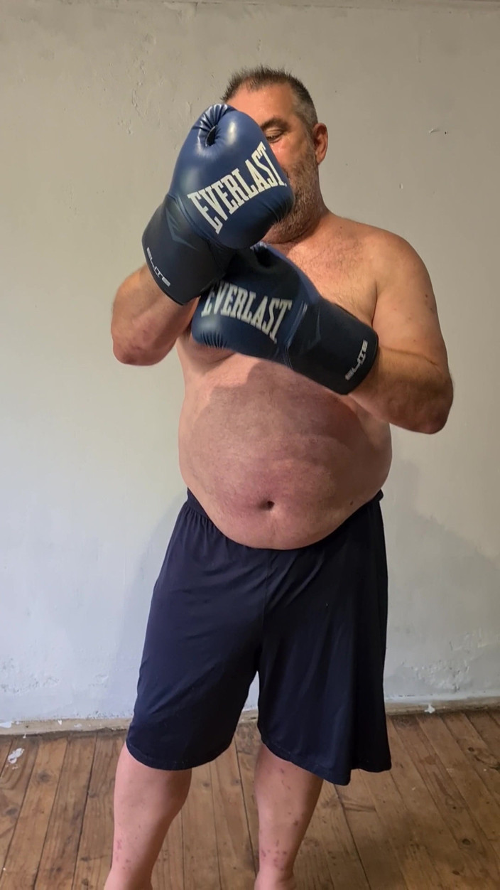 Punchbagplz: Silver Stepdaddy Boxer - POV Studio Invitation Gone Wrong