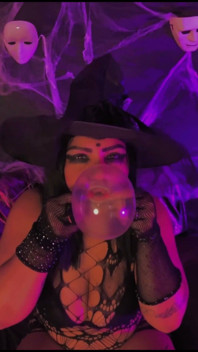 A Bruxa, a Virgem E a Diaba Invocam Monstros Pra Fuder Suas Bucetas - Halloween Mattos Movies