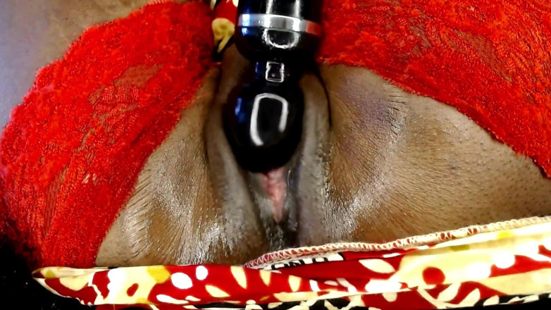 Maeling: Trapped in My Sopping Wet Pussy 