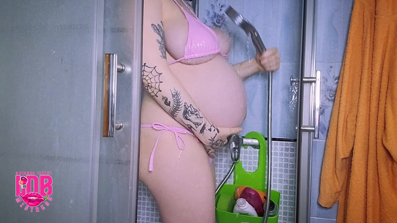 LDBMistress: Shower Time - 9 Months Pregnant