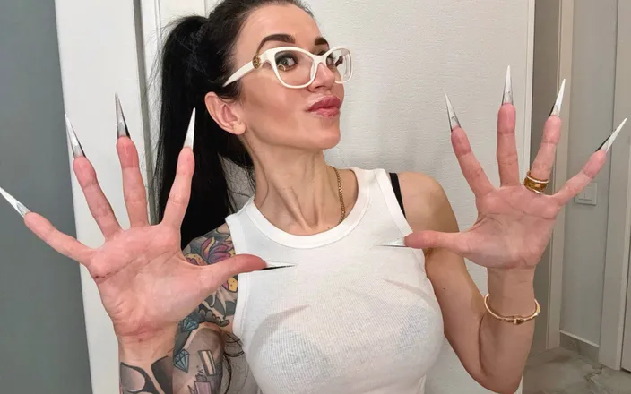 Julia domaina: Finger Snapping and Sucking Fingers with Long Nails, White Glasses...