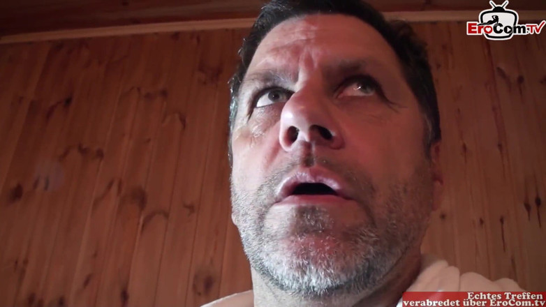 EroCom: Loira puta seduz um cara na sauna