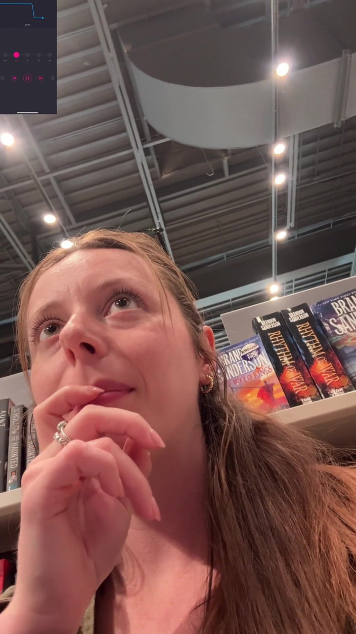 Nadia Foxx: Snažím se nestříkat v knihkupectví při lovu na Smut