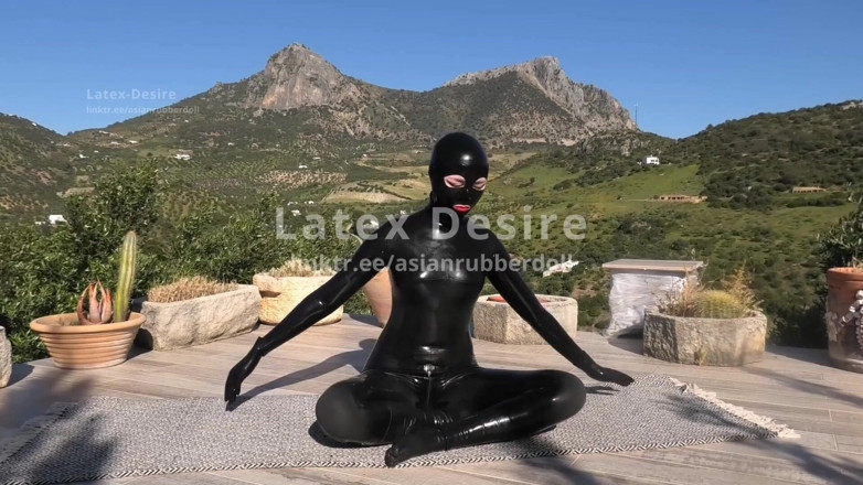 Rubberdoll ruby: House of Latex-desire