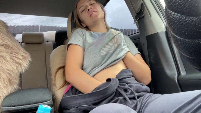 Stacy_via: Real Orgasm. Masturbation in Car!