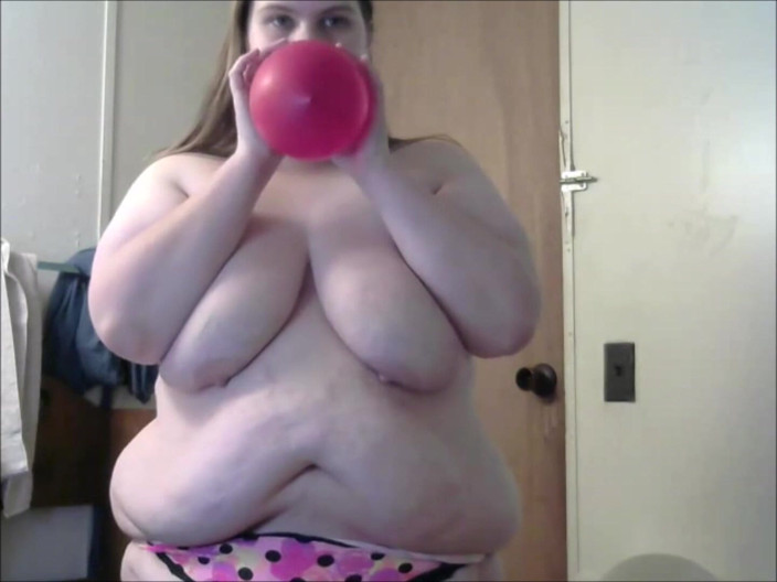 Fat Goddes: Perra desnuda recibe una bofetada en la cara por un...