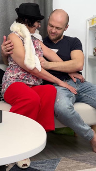 Heiße 73 jahre alte oma bekommt den haarigen arsch zerstört