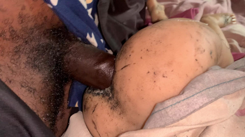 Bangcum8: Video xhamstar si cewek jalang dengan pantat bahenol lagi asik...