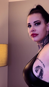 Nylonová a bosá posedlost trampolínou