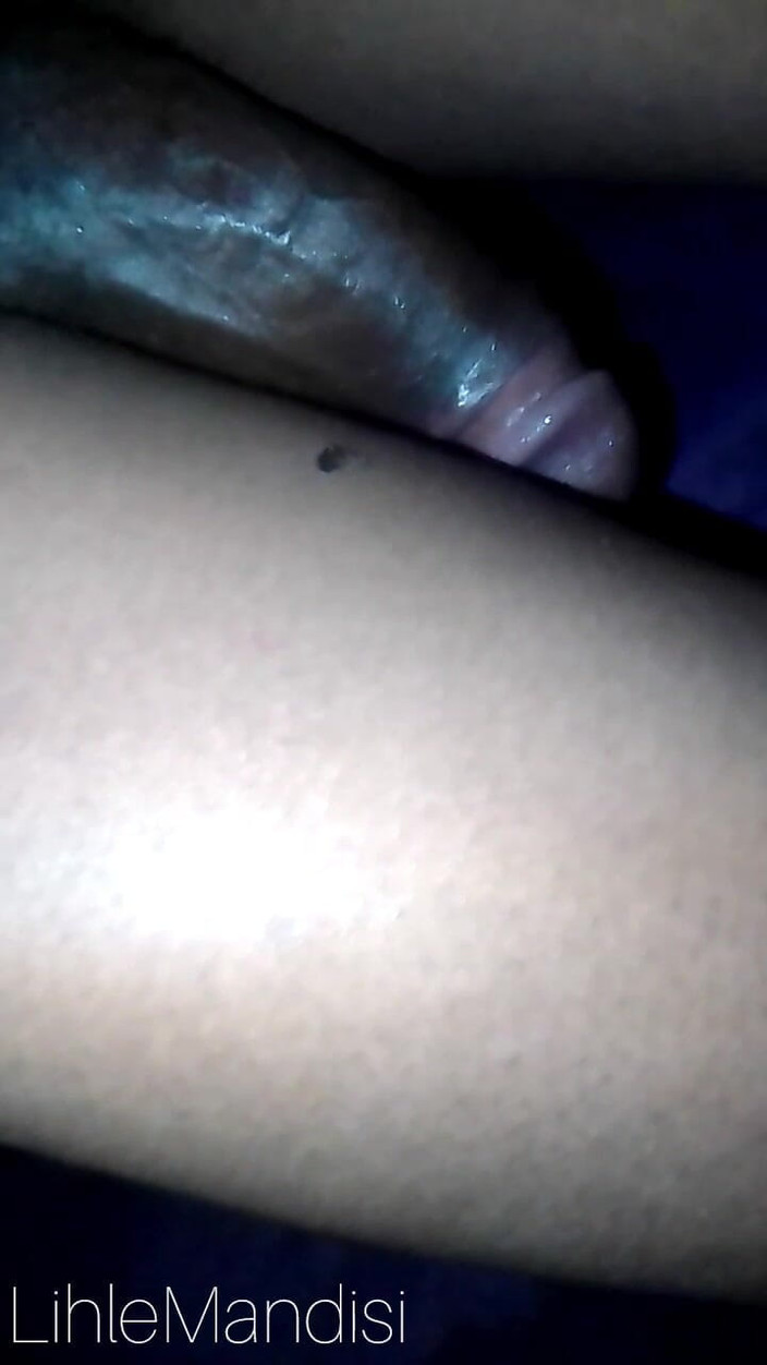 Lihlemandisi: Хуище дрочит соло, Lihle Mandкиси сделал это снова