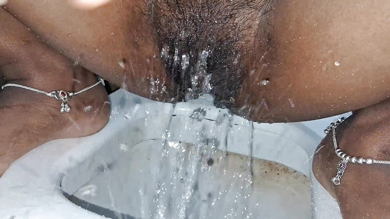 Roughfantasy: Bhabhi Ấn Độ xinh đẹp khó bị hàng xóm của anh ấy đụ