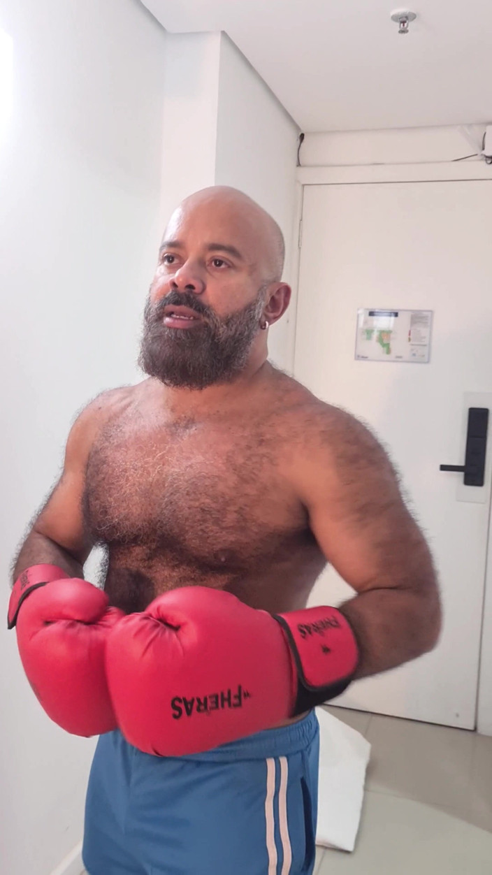 Punchbagplz: (vídeo cru) Em primeiro plano - Naughtybearbr vs Você