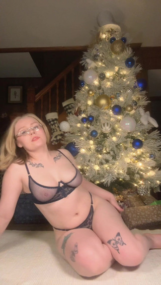 Kinkee Karma: Tバックでトゥワークする