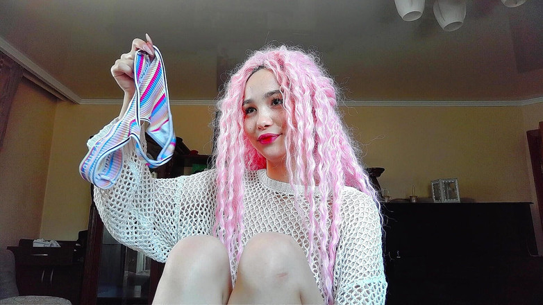 karina_lin: Karina Lin - Sare pe o pulă cu spermă în pizda ei