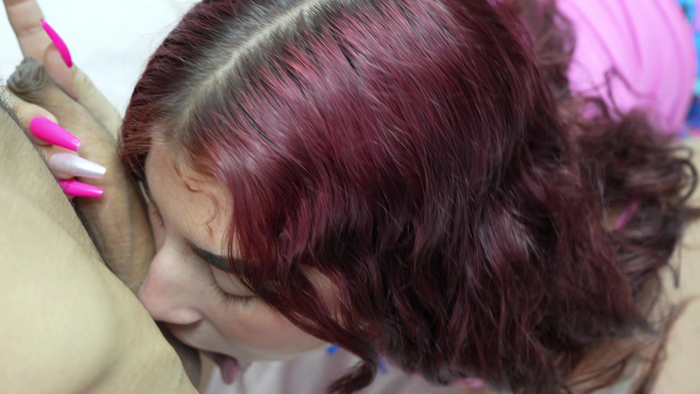 Apu: Üvey kız kardeşimin yüzünü spermle dolduruyorum