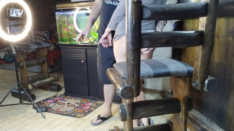 Bigjoefuckalott: 尝试享受橡胶鸡巴。