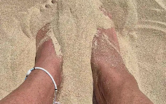 Uk Joolz: Feet in the Sand!