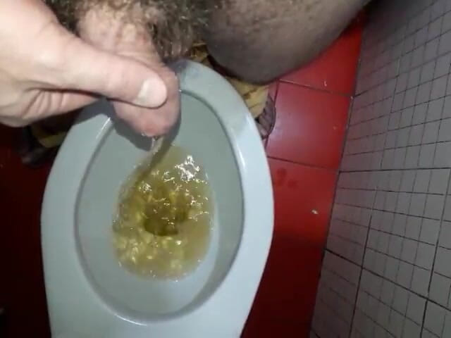 KinkyPigDad: Sweaty Stinky Cheesy Cock Pissing
