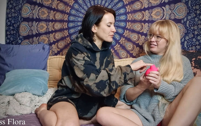 Miss Flora: Затишний огляд секс-ей вдома з міс Анною Лінкс