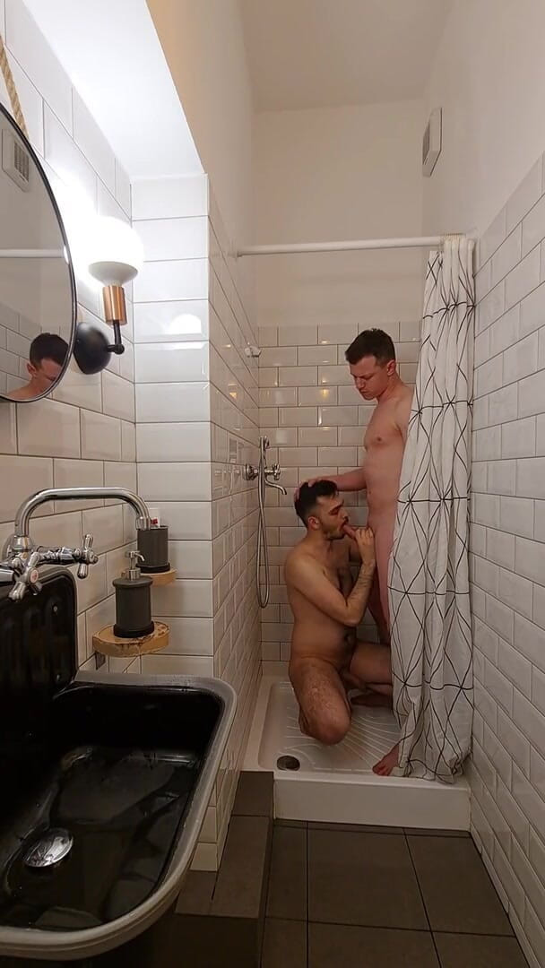 Laur Balaur Production: Morgen dusche in zwei