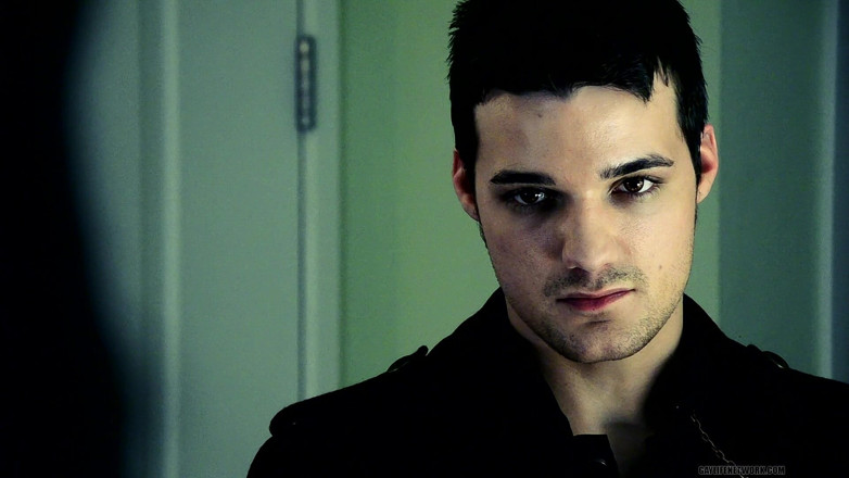 Twinklight: 오늘 밤 자지와 엉덩이에 잔치를 즐기는 발정난 뱀파이어 에드먼드