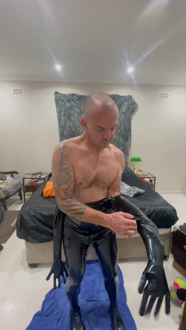 Full Rubber Suit-up Commplete Latex Transformation (Athos CT)