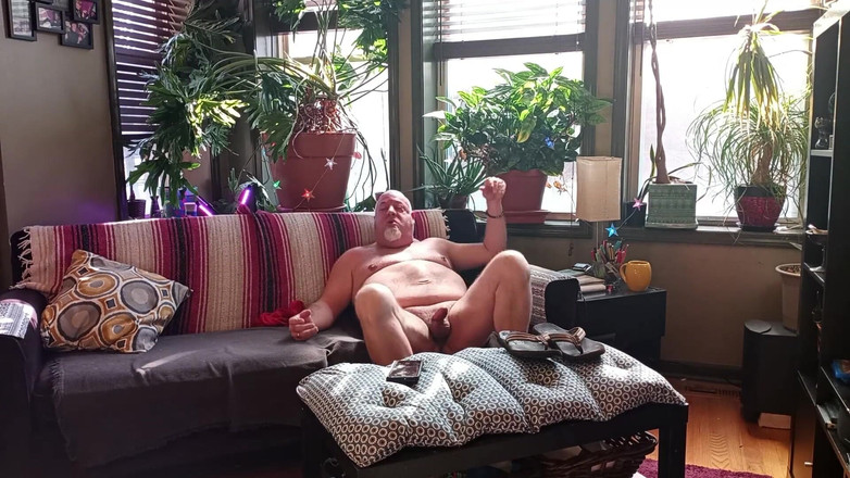 beardaddychub: Bear Jerks off trong Flip Flops - Tính năng tiền thưởng...