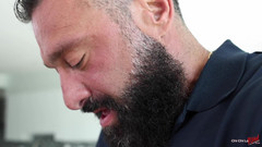 Chi Chi La Raw: Chycena při činu nevlastním otcem!