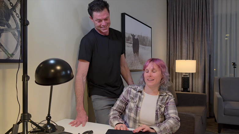 Cutikatxoxo: Alt Midwest Tech-support Girl Gets Fucked