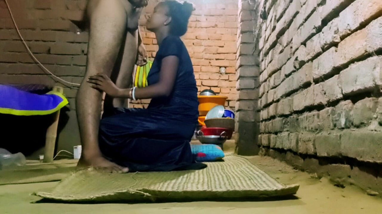 Pumi: Bhabhi desi India dikongkek pada waktu malam