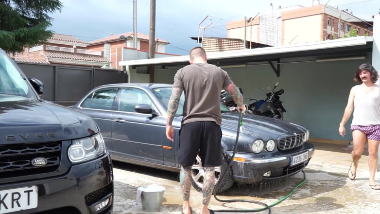 Juan Lucho Gay: Bel Gris and Juan Lucho's Gay Car Wash