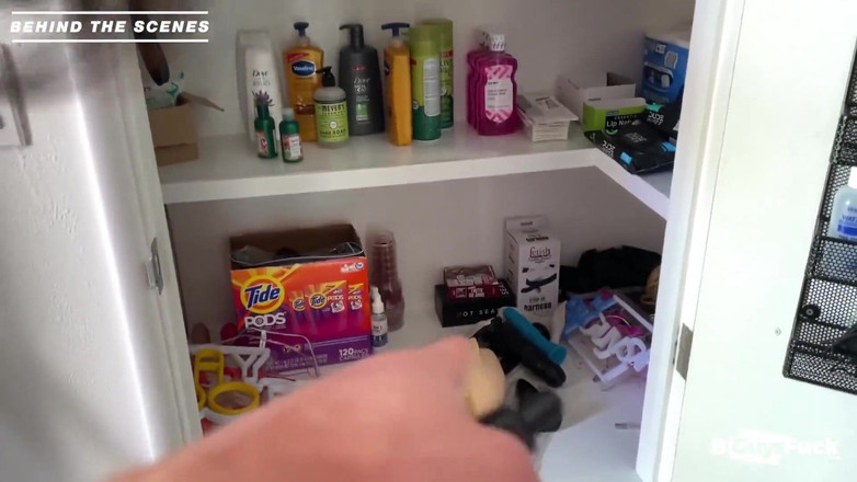 Bi Guys Fuck: Bts knackarsch Maximus kelly, bevor er den latina-hengst juan lucas...