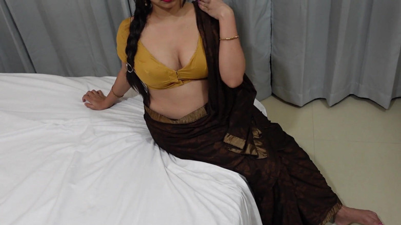 CurvyCumCouple69: Beautiful Indian Stepaunty in Saree Sex Videos