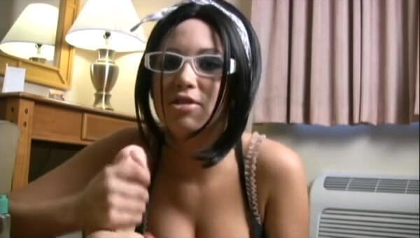 Solo Austria: Samantha masturbando instruções e humilhação de pênis pequeno com vibrador...