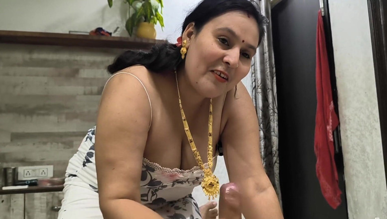 Desi chudai hub: Baharatlı anal seks