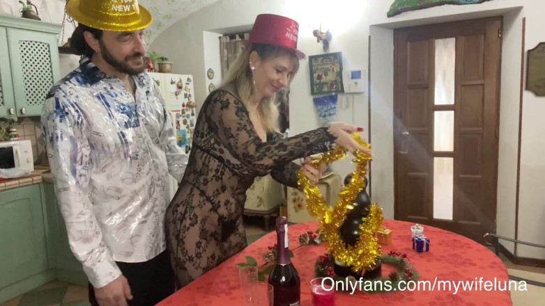 My Wife Luna: Let's prepare the New Year's dinner