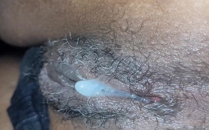 anal_queen_amateur: 热辣熟女在阴道里放屁