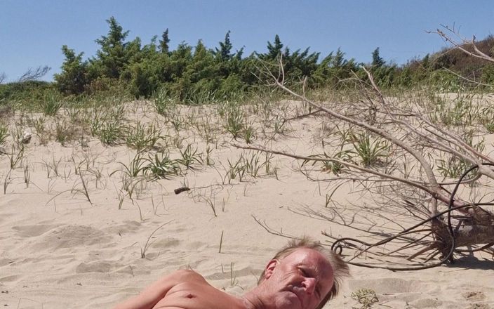 Gigi and David: Nudiste, strip-tease sur la plage, émission de sexe, gigindave, rencontre mobile...