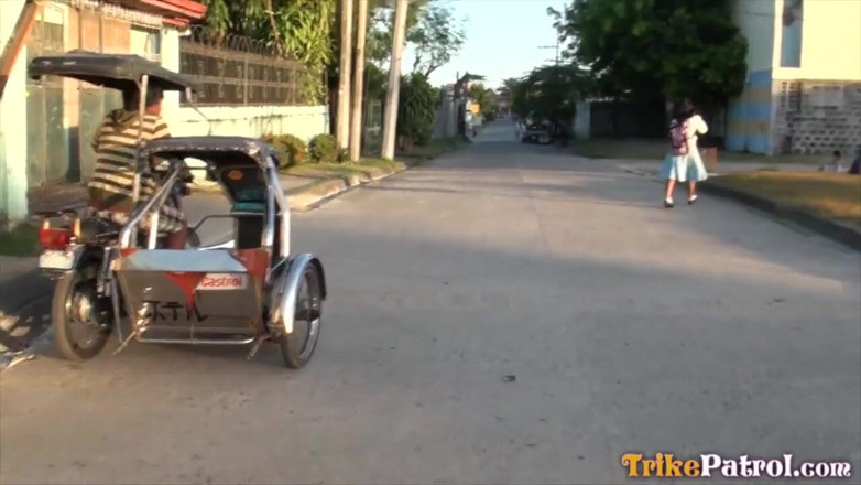 Trike Patrol - Tuk Tuk Patrol: Blonde Filipijnse femme fatale