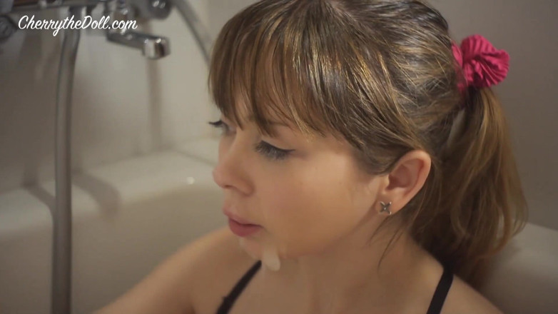 Cherry The Doll: Aspirazione della vasca da bagno