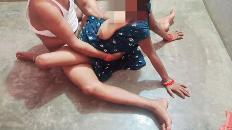 Trilokinath: Desi Bhabhi Fucked Hardcore by Indian Village Devar While Taking...