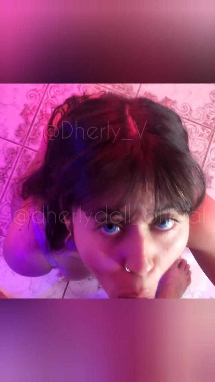 DherlyDoll: Mijn vriend leende me zijn vriendin en ze gaf me...