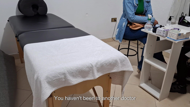 Victor SweetCoupleStories: Gerçek bir doktor tarafından gerçekleştirilen bir anal/rektal muayene.