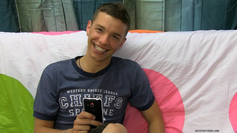 Lollipop Twinks: Všechny úsměvy s Ryanem Sharpem