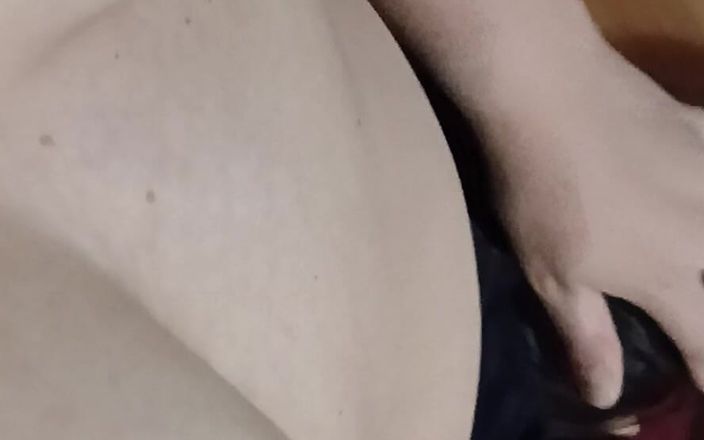 Lesbian-candys: Leccare la figa della mia insegnante tettona per un buon...