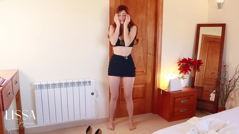 Lissa Brown: Kencing putus asa + masturbasi + sepatu hak tinggi