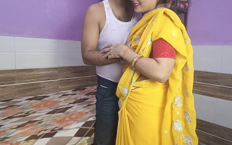 Desi Beautiful Bhabhi Calls the Neighbor's Brother-in-law to Her Bedroom and Fucks Him (Pyaripooja)